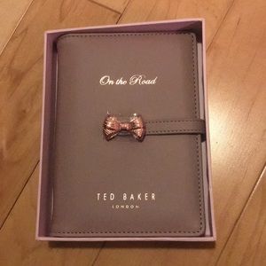 Ted Baker - travel case - NIB